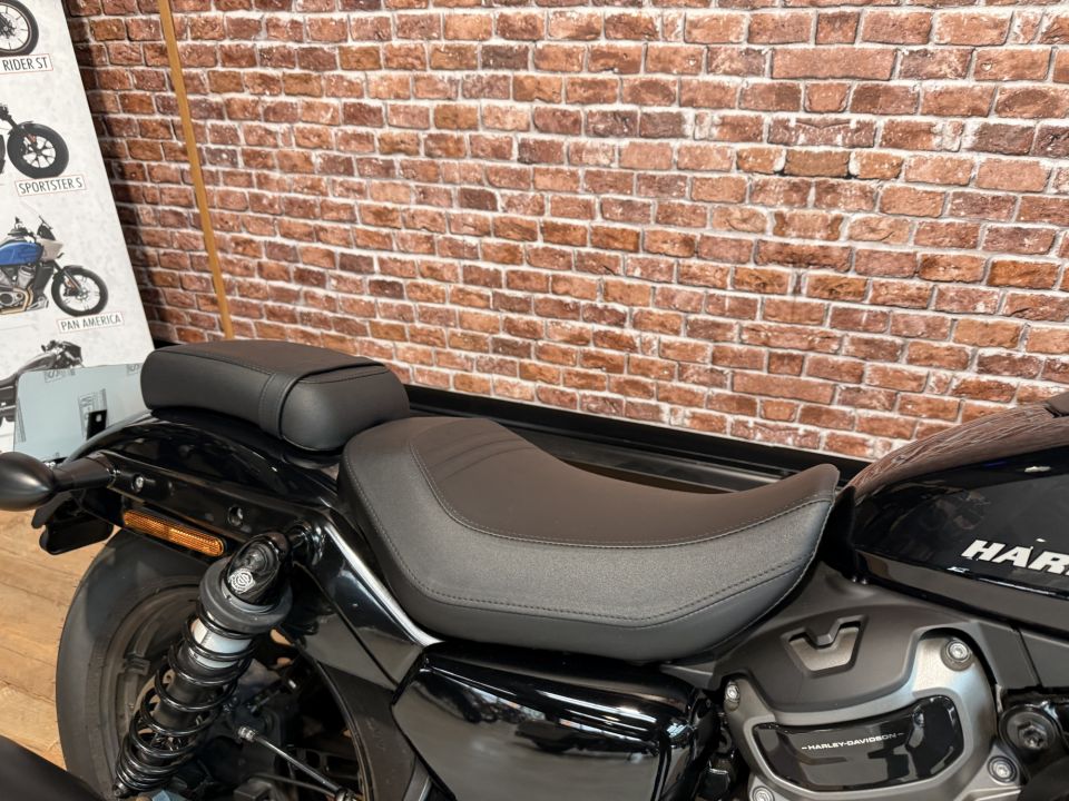 HARLEY-DAVIDSON SPORTSTER NIGHTSTER 975 4