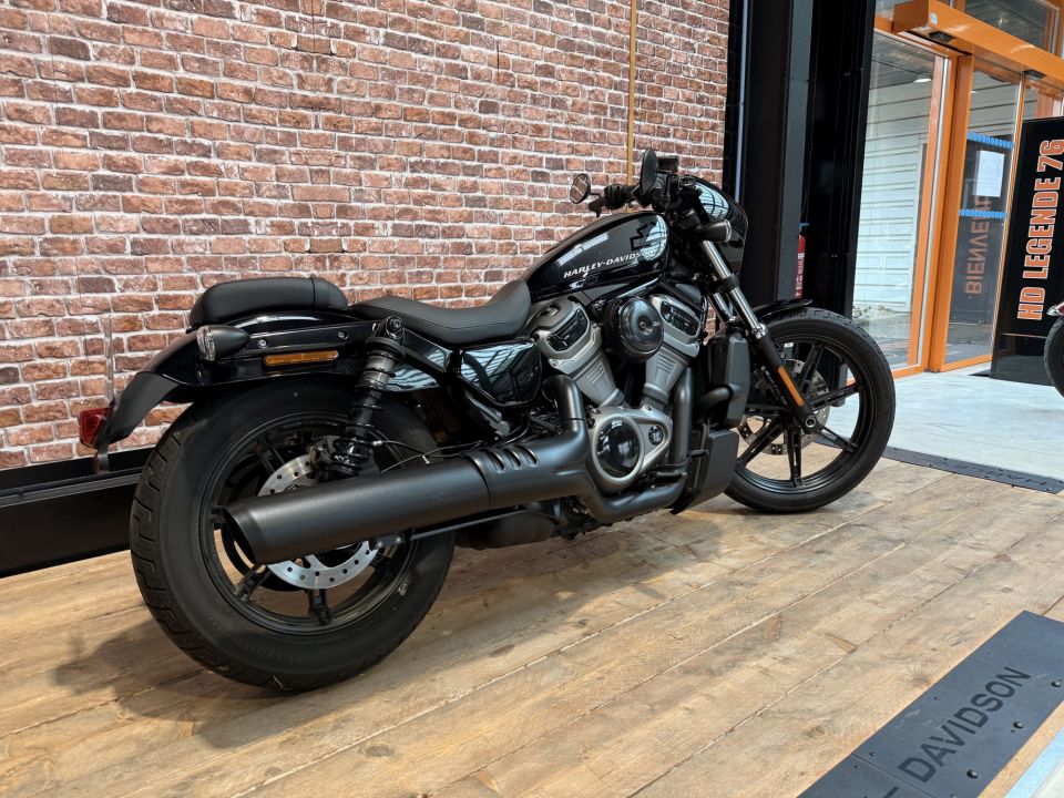 HARLEY-DAVIDSON SPORTSTER NIGHTSTER 975 4