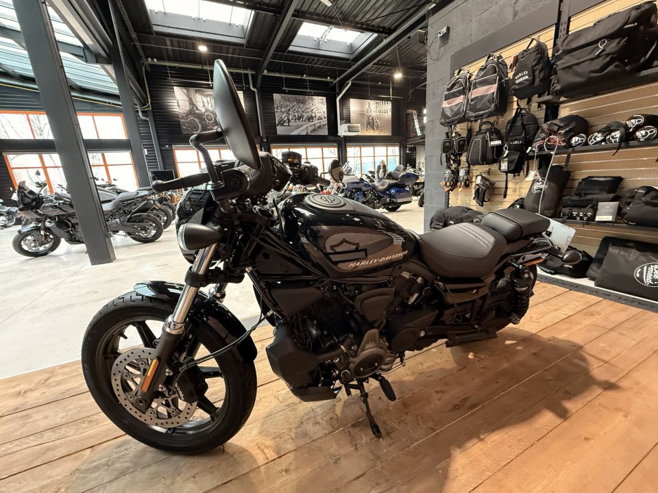 HARLEY-DAVIDSON SPORTSTER NIGHTSTER 975 4