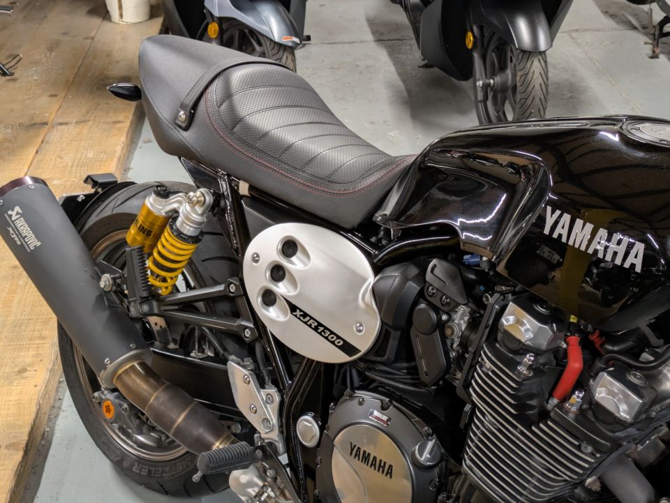 YAMAHA XJR 1300 RACER 4