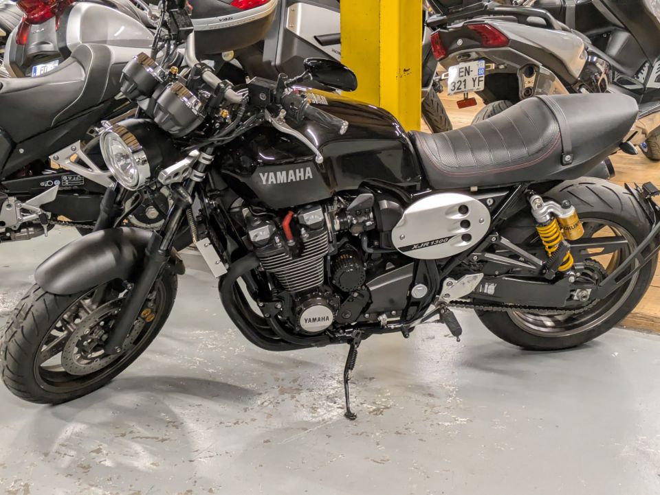 YAMAHA XJR 1300 RACER 4