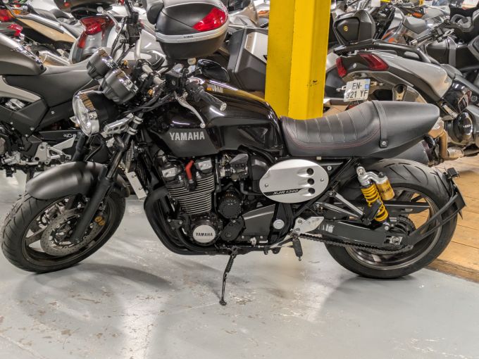 YAMAHA XJR 1300 RACER 4