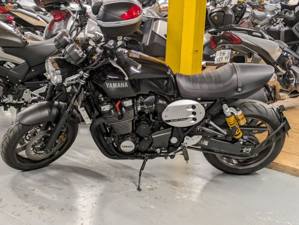 YAMAHA XJR 1300 RACER 4