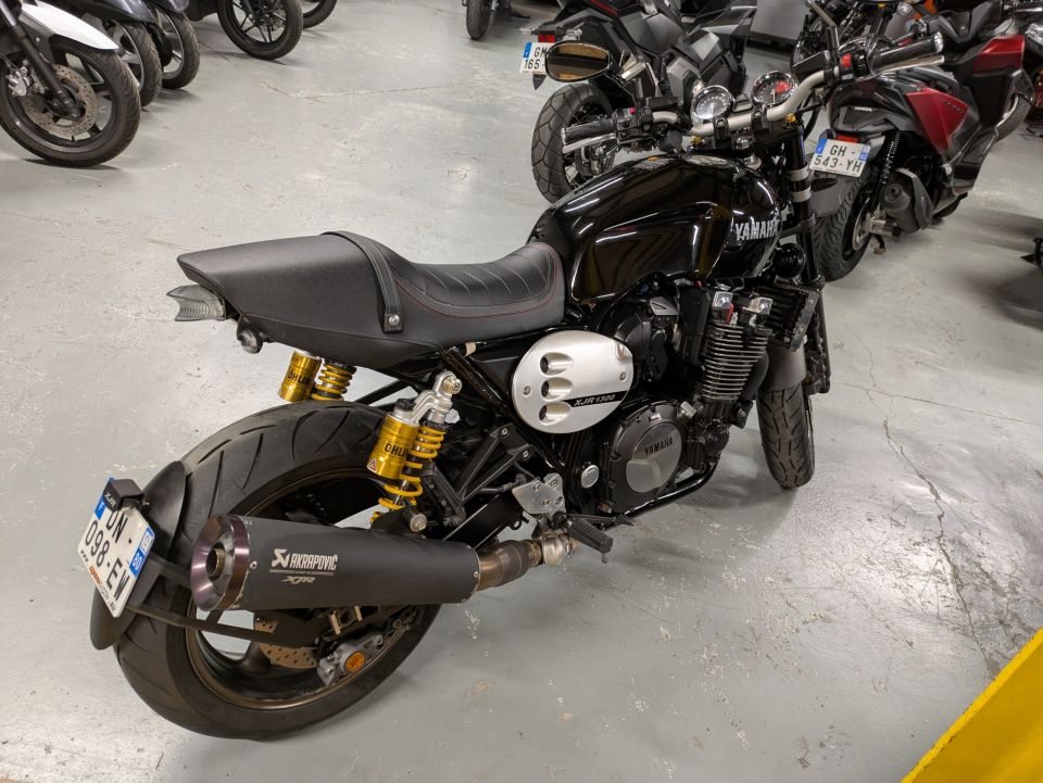 YAMAHA XJR 1300 RACER 4