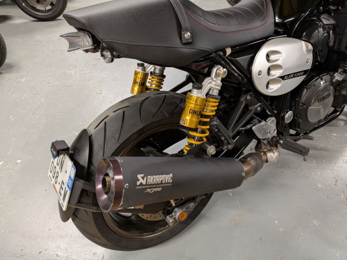 YAMAHA XJR 1300 RACER 4
