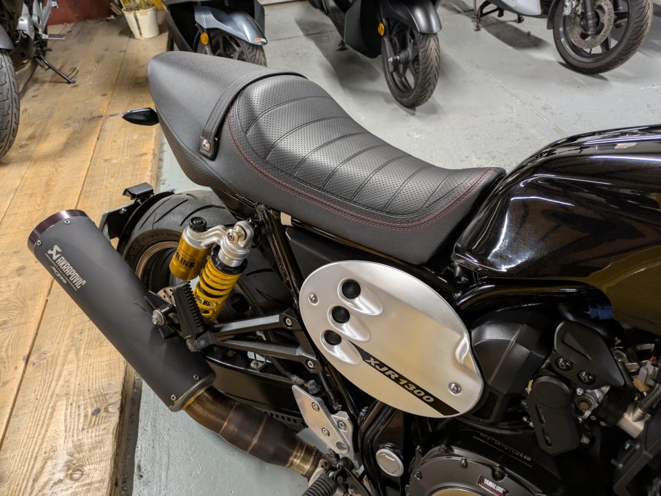 YAMAHA XJR 1300 RACER 4