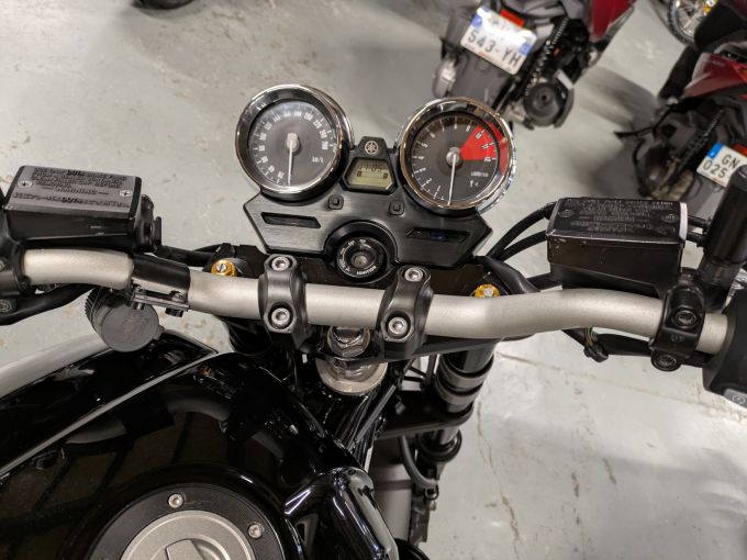 YAMAHA XJR 1300 RACER 4