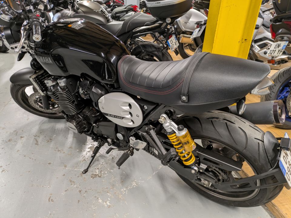 YAMAHA XJR 1300 RACER 4