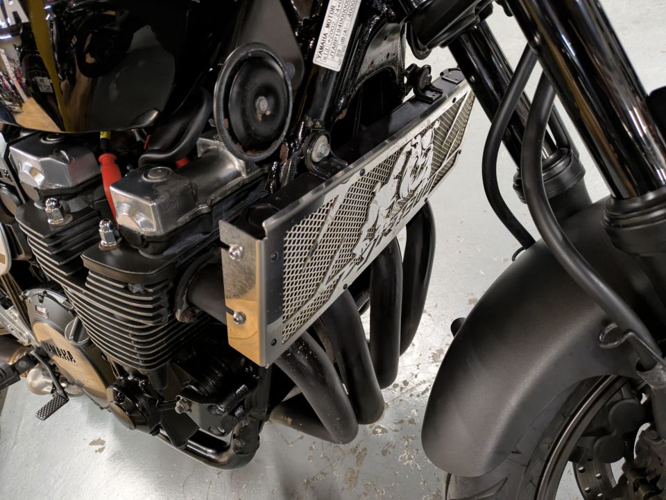 YAMAHA XJR 1300 RACER 4