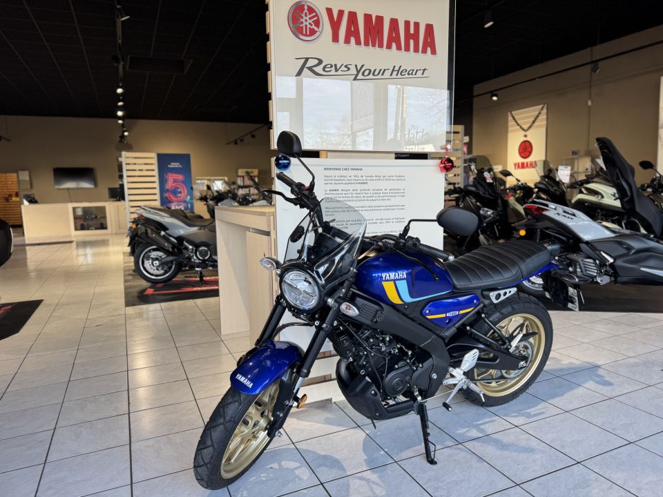YAMAHA XSR 125 4