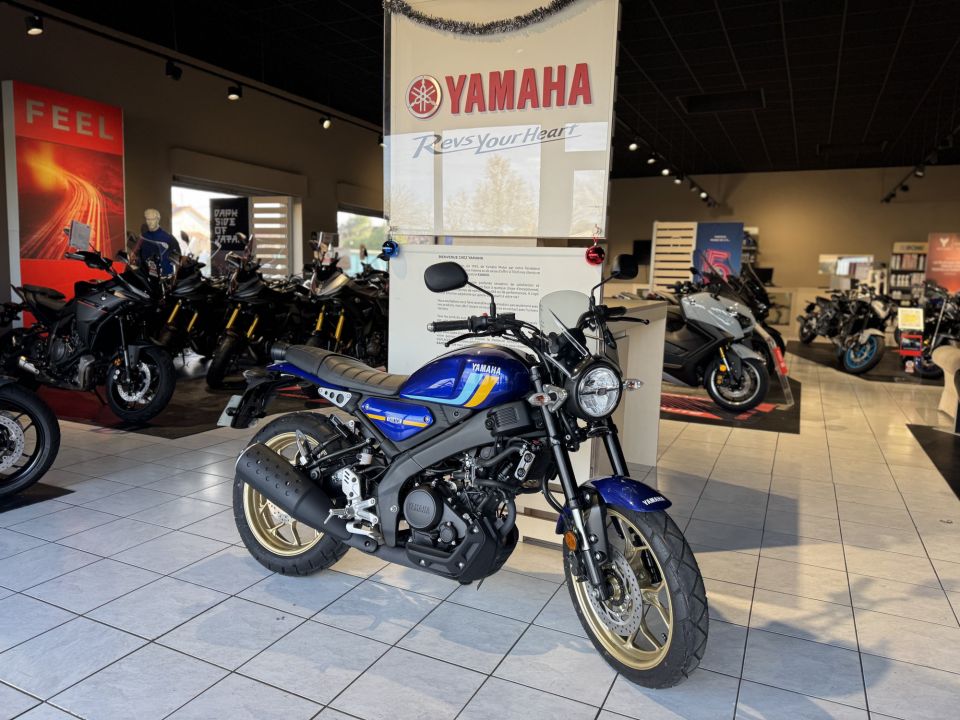 YAMAHA XSR 125 4
