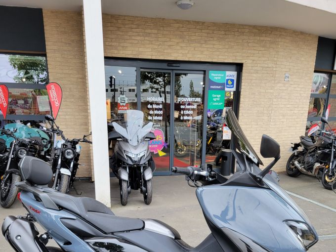 YAMAHA XP T-MAX 560 TECH MAX 4
