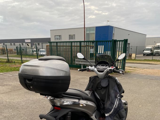 PIAGGIO MP3 300LT YOURBAN 4