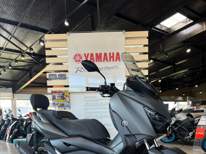 YAMAHA XMAX 125 TECH MAX 4