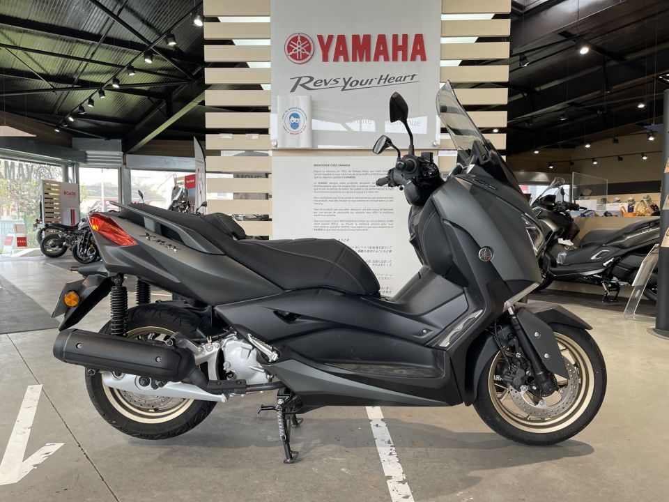 YAMAHA XMAX 125 TECH MAX 4