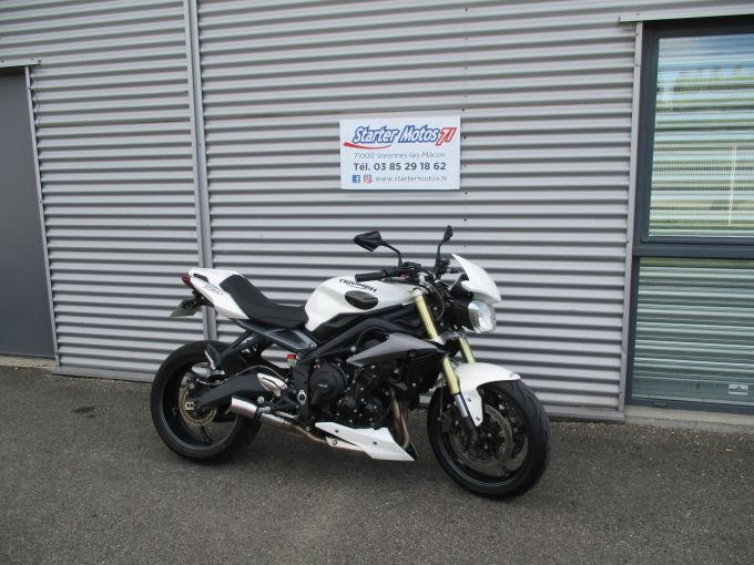 TRIUMPH STREET TRIPLE 675 4
