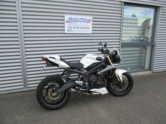 TRIUMPH STREET TRIPLE 675 4