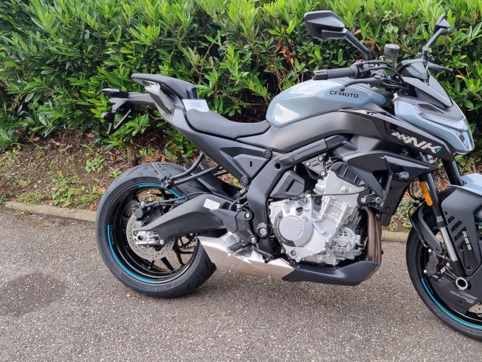 CF MOTO 675 NK 4