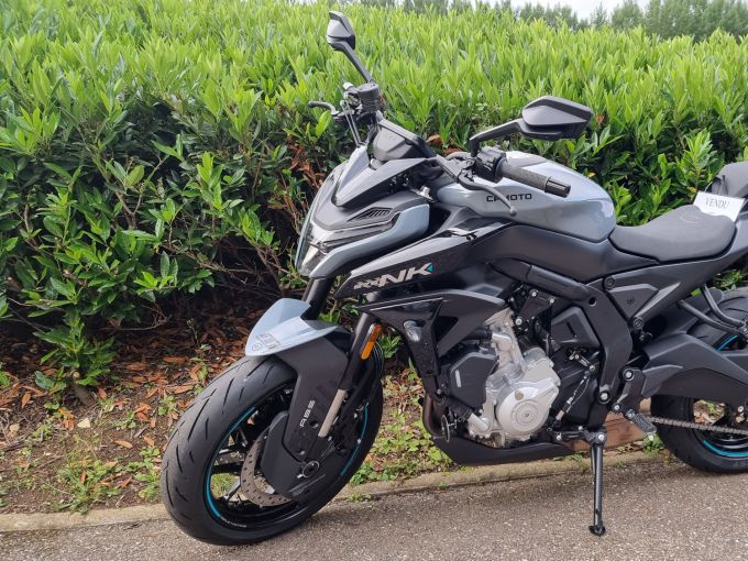 CF MOTO 675 NK 4