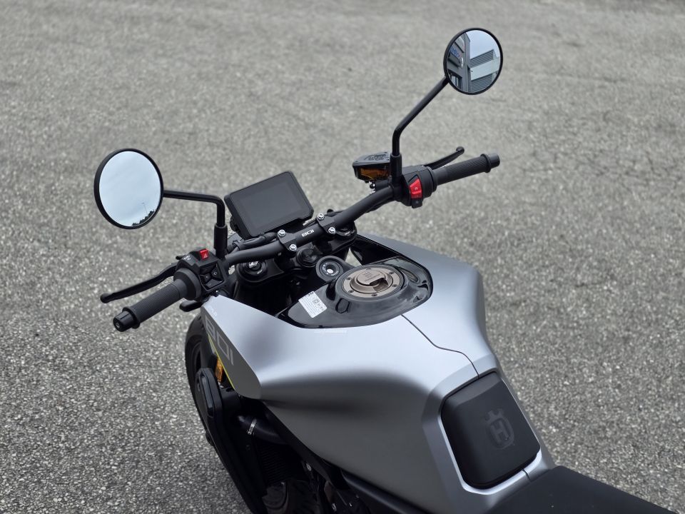 HUSQVARNA VITPILEN 801 L 4