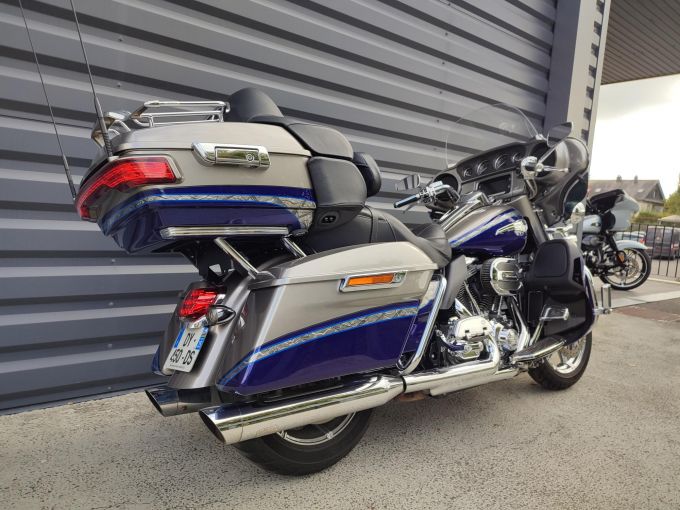 HARLEY-DAVIDSON TOURING ELECTRA GLIDE 1800 ULTRA LIMITED CVO 4