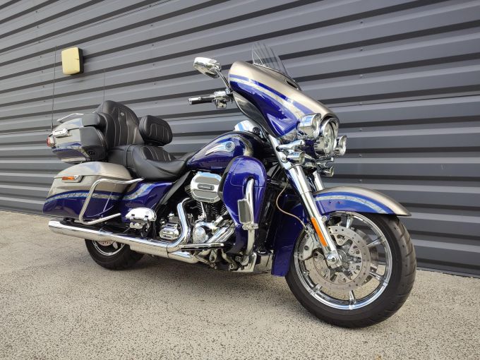 HARLEY-DAVIDSON TOURING ELECTRA GLIDE 1800 ULTRA LIMITED CVO 4
