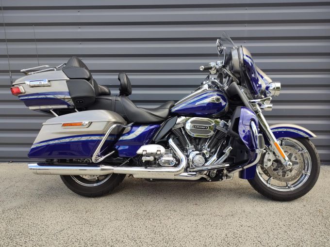 HARLEY-DAVIDSON TOURING ELECTRA GLIDE 1800 ULTRA LIMITED CVO 4
