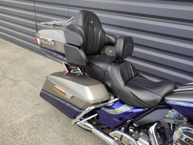 HARLEY-DAVIDSON TOURING ELECTRA GLIDE 1800 ULTRA LIMITED CVO 4