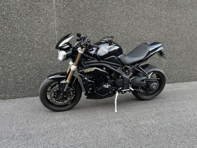 TRIUMPH SPEED TRIPLE 1050 4