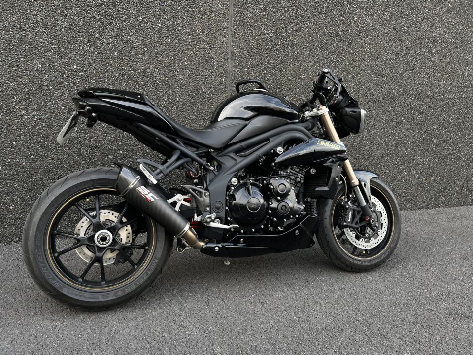 TRIUMPH SPEED TRIPLE 1050 4
