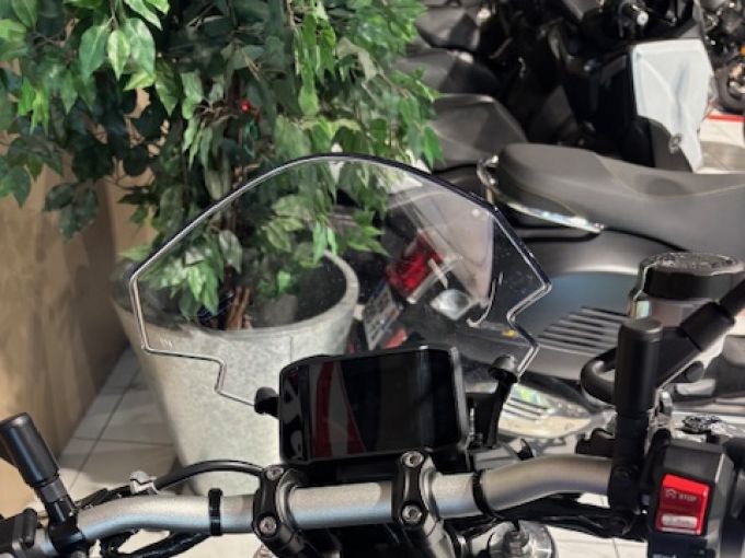 YAMAHA MT-09 4