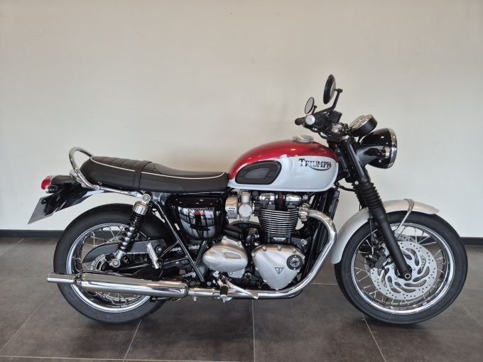 TRIUMPH BONNEVILLE T120 4