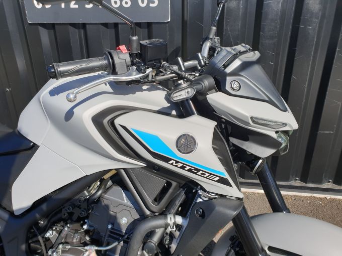 YAMAHA MT-03 4