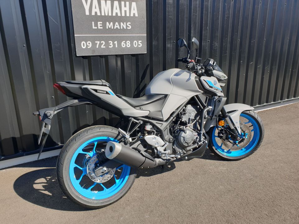 YAMAHA MT-03 4