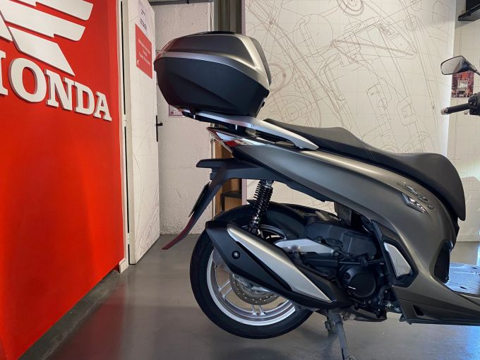 HONDA SH 350 TOP BOX 4