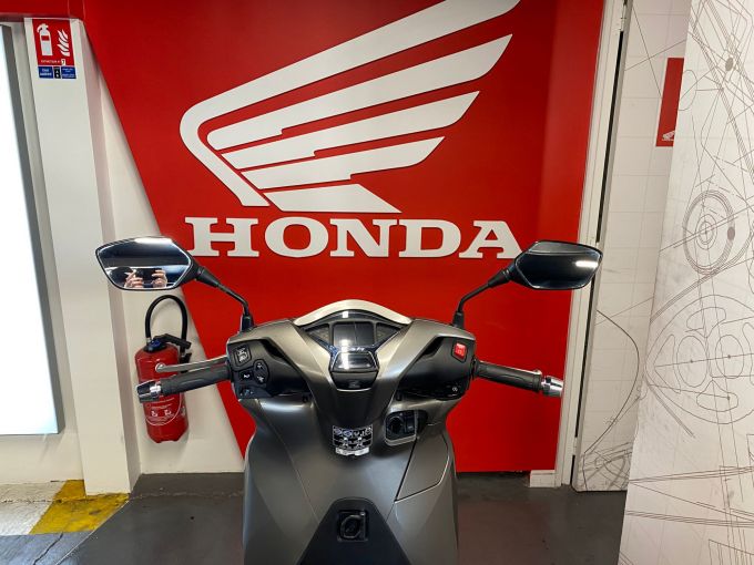 HONDA SH 350 TOP BOX 4