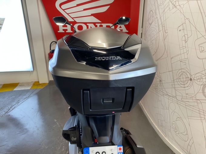 HONDA SH 350 TOP BOX 4