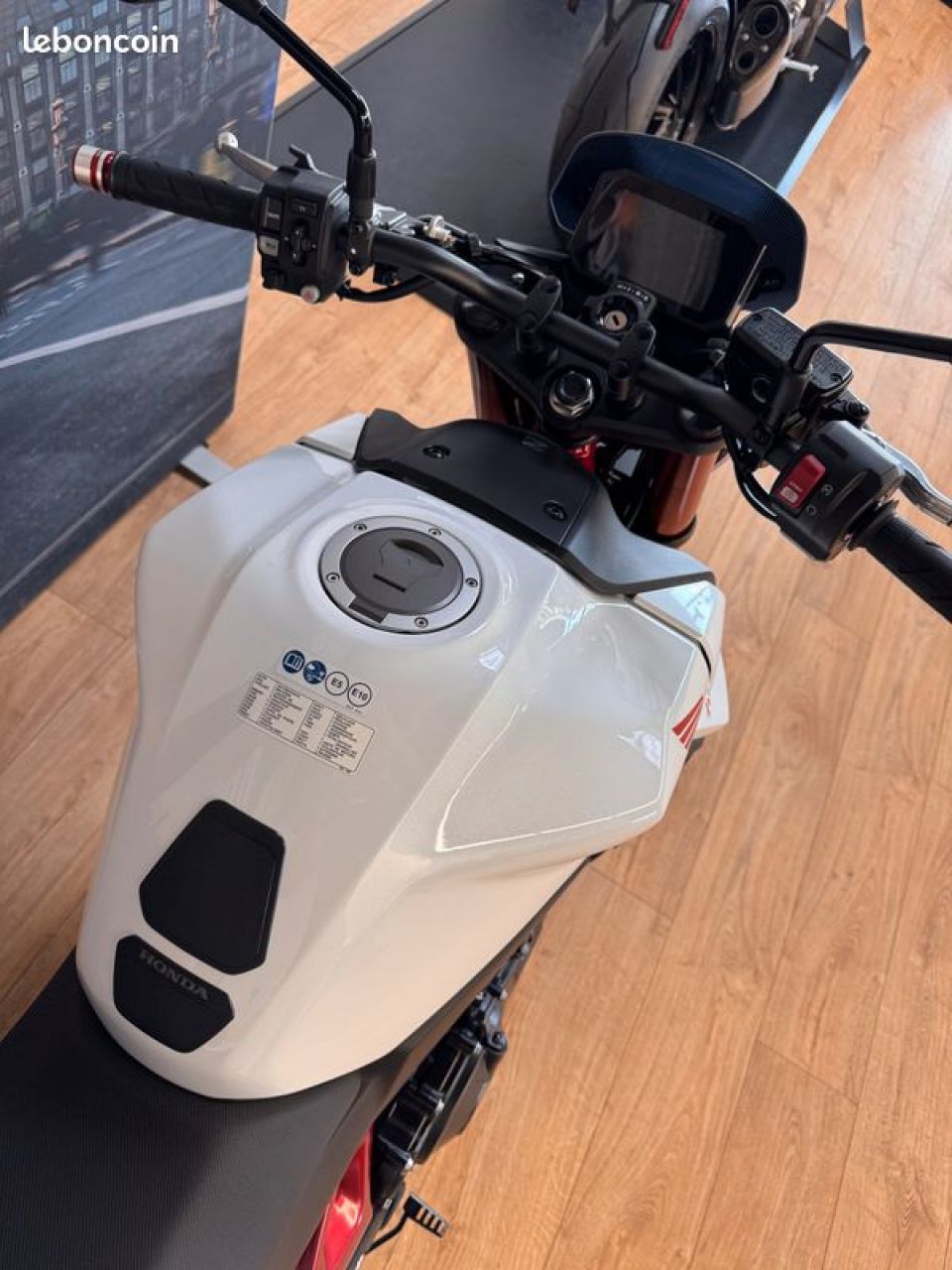 HONDA CB 750 HORNET 4