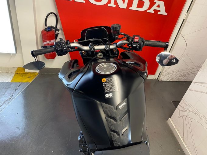 YAMAHA MT-10 4