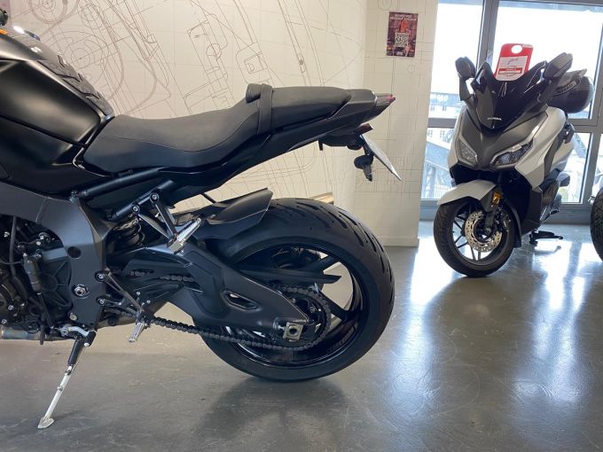 YAMAHA MT-10 4