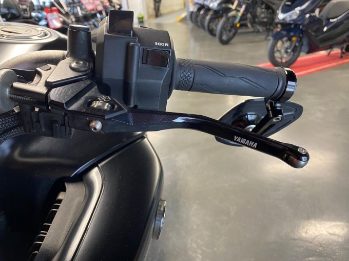 YAMAHA MT-10 4