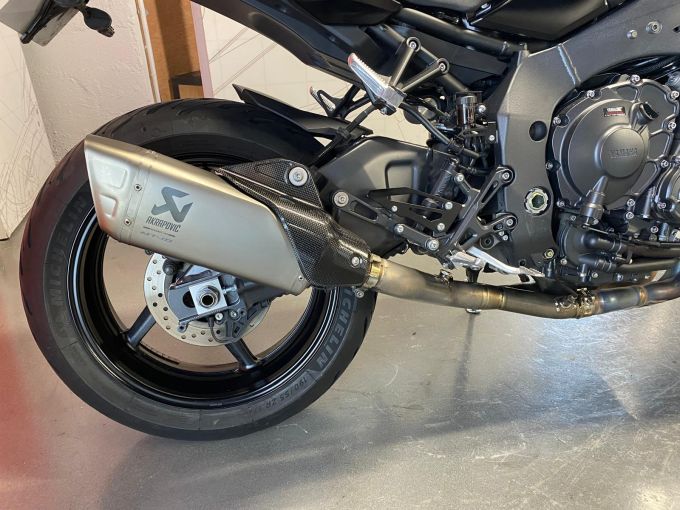 YAMAHA MT-10 4