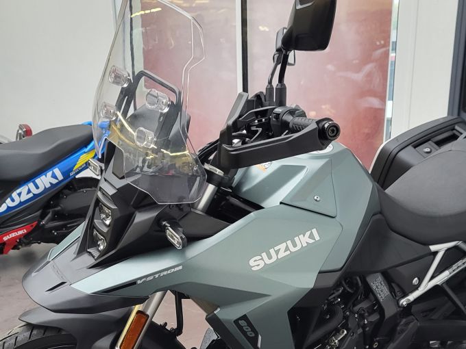 SUZUKI DL V-STROM 800DE 4