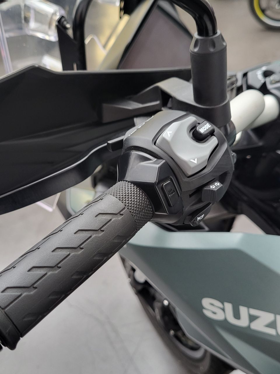 SUZUKI DL V-STROM 800DE 4