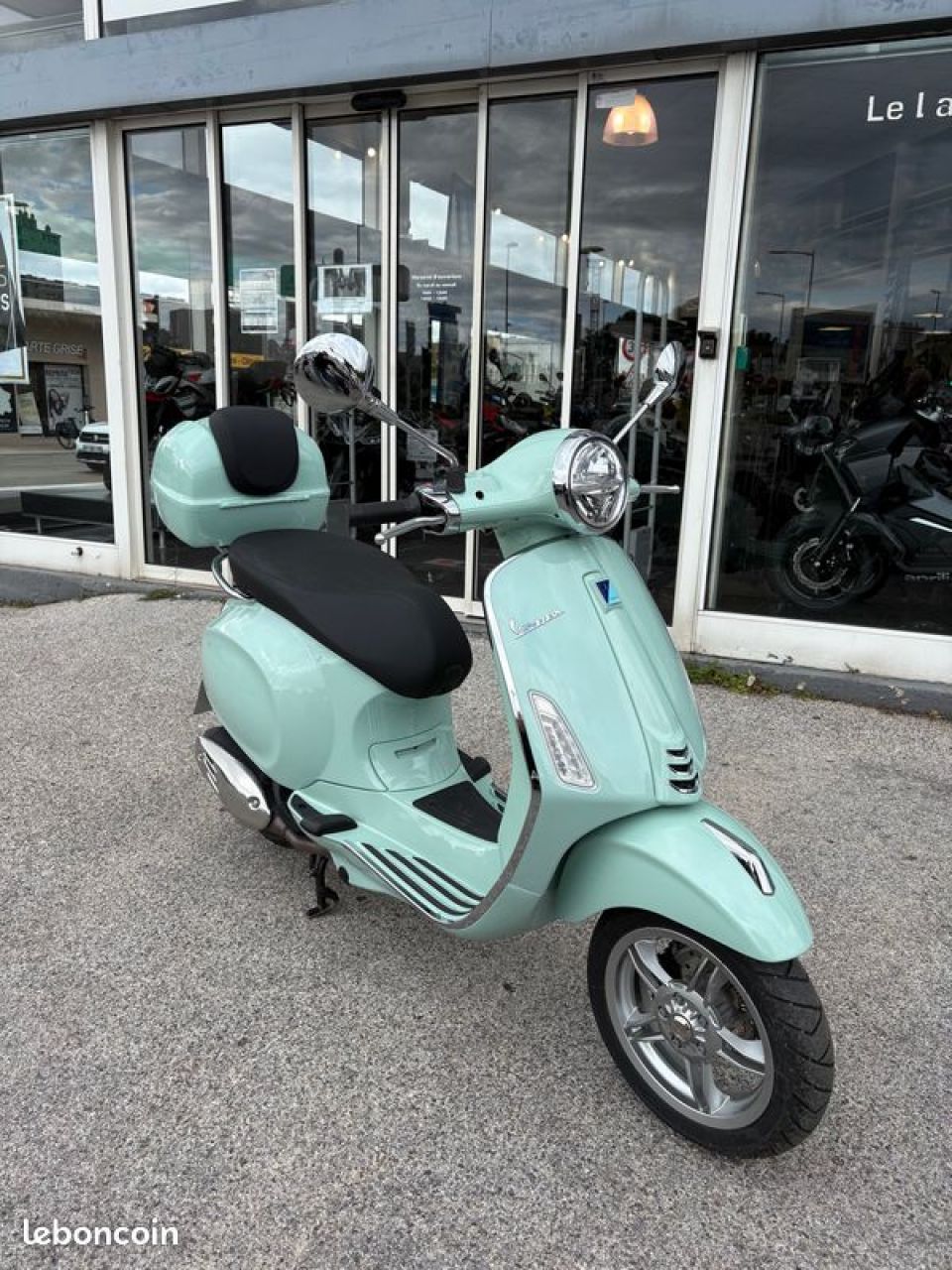 VESPA PRIMAVERA 125 4