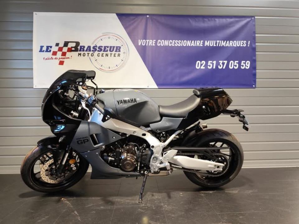 YAMAHA XSR 900 4