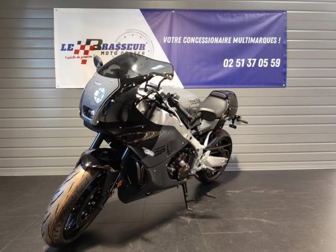 YAMAHA XSR 900 4