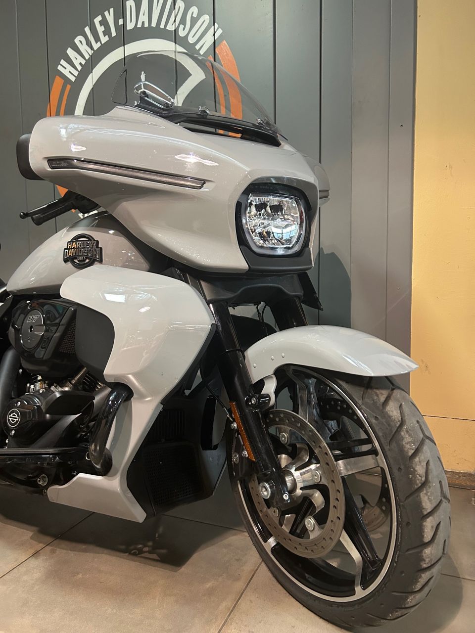 HARLEY-DAVIDSON TOURING STREET GLIDE 1923 4