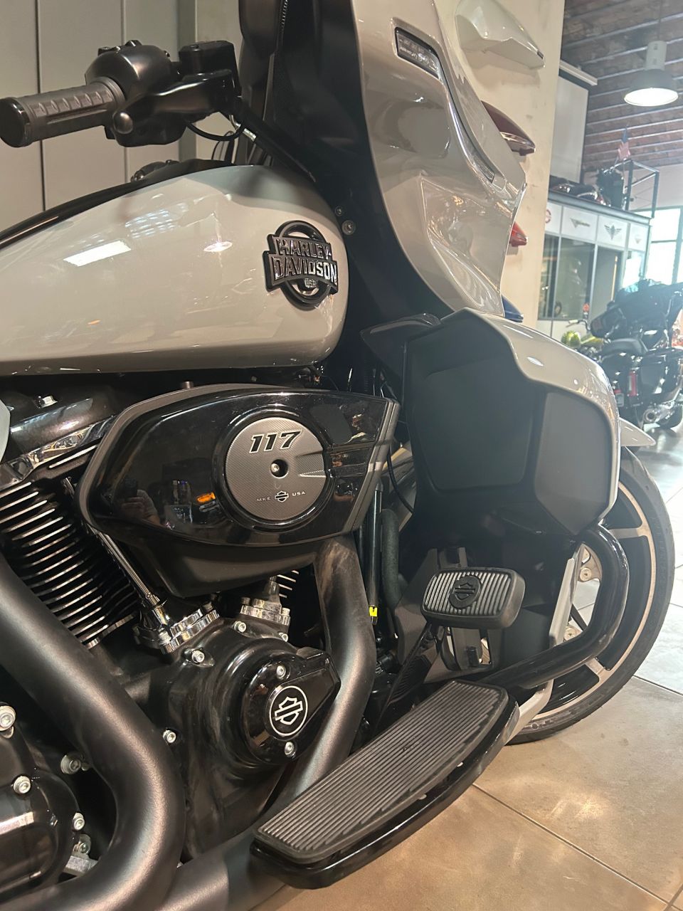 HARLEY-DAVIDSON TOURING STREET GLIDE 1923 4