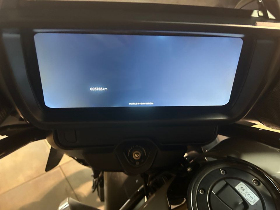 HARLEY-DAVIDSON TOURING STREET GLIDE 1923 4